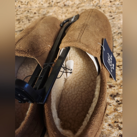 MENS GEORGE SLIPPERS SZ 7/8, NWT - Picture 4 of 4